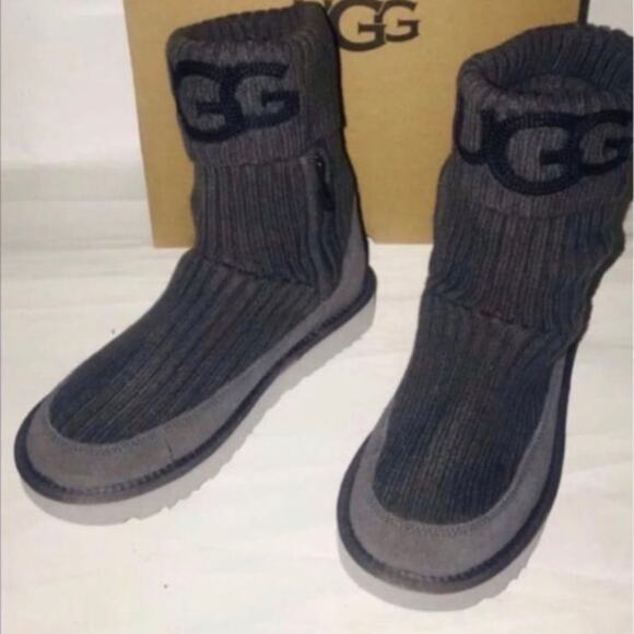 UGG big logo women’s boots